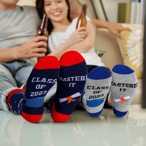 Vista 6 de Mepase 6 pares de calcetines de graduación, regalos de clase dominada de 2023, calcetines casuales novedosos para graduación universitaria, regalo