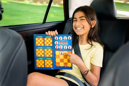 Vista 4 de ThinkFun Rompecabezas magnético de viaje de ajedrez solitario, juego de lógica atractivo y juguete STEM para niños y adultos, mejora la resolución