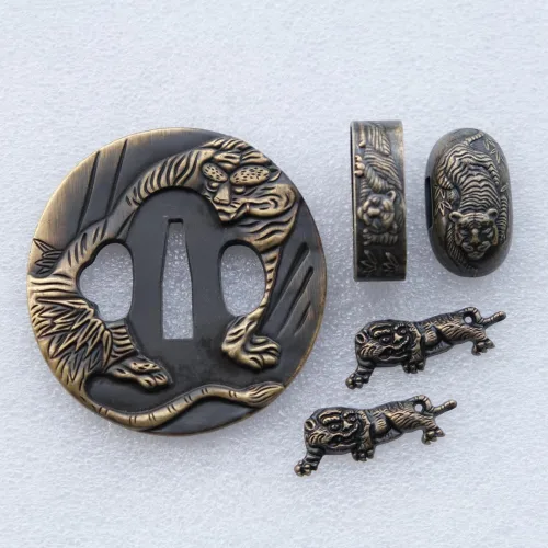 Vista 18 de Espada samurái japonesa KOSHIRAE – TSUBA FUCHI KASHIRA MENUKI 68-100