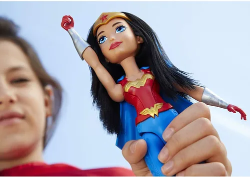 Vista 4 de Muñeca de acción de 12 pulgadas de la Mujer Maravilla, DC Super Hero Girls