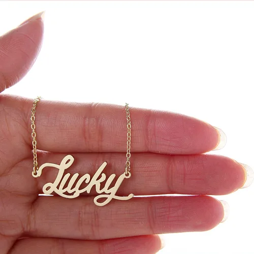 Vista 2 de HUAN XUN - Collar con nombre personalizado en plata dorada
