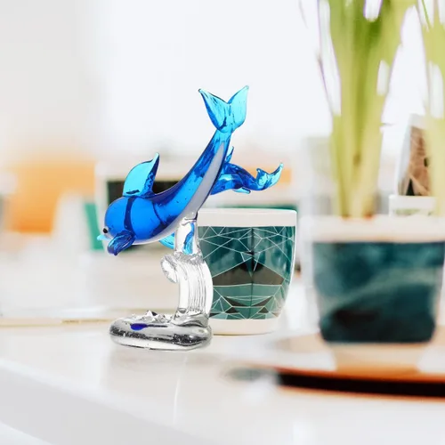 Vista 9 de NOLITOY Figura de delfín de cristal, escultura animal de mar, estatua de pisapapeles azul para decoración de escritorio de oficina en casa