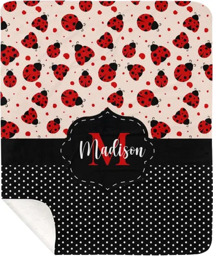 Vista 6 de Manta de forro polar con monograma y diseño de lunares negros con nombre para niñas que duermen con diseño de mariquita, 50 x 60 pulgadas, regalo