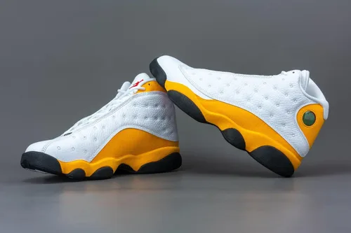 Vista 9 de Retro 13 'Del Sol' Air Jordans