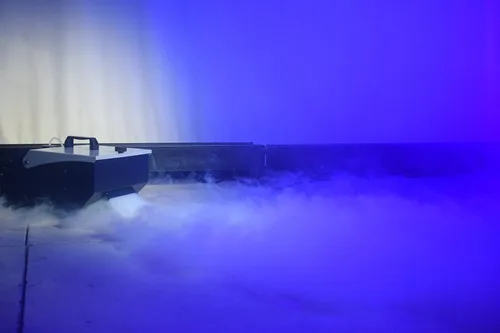 Vista 6 de ADJ - Máquina de niebla a base de agua Mister Kool II, produce niebla baja.