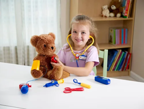 Vista 5 de Learning Resources Pretend & Play Set de Médico Azul - Kit Médico para Niños, Juego de Rol, Juguetes para Niños Pequeños, Habilidades Sociales