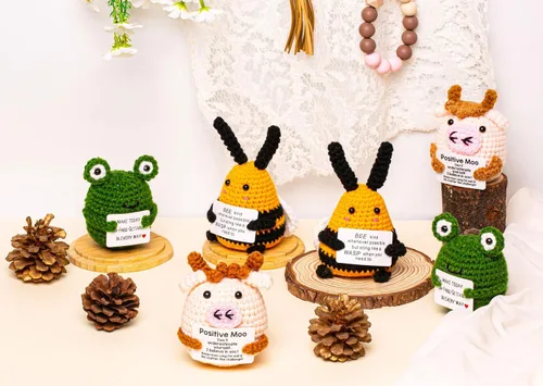 Vista 6 de DUQGUHO Figura de Rana Animales de Ganchillo Emocional Regalos de Ranas de Apoyo Divertidos Regalos de Vuelta al Cole Regalos Hechos a Mano Tejidos