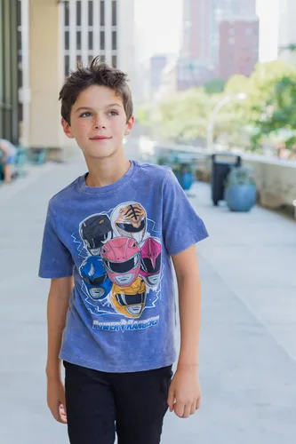 Vista 3 de Power Rangers Pink Ranger - Paquete de 2 camisetas para niños pequeños y grandes, Dorado, metálico, plateado