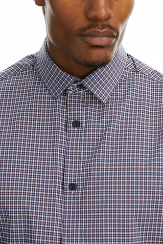 Vista 2 de Haggar Men's Classic Fit Performance Button Down Shirt