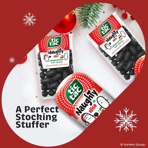 Vista 7 de Tic Tac Mentas Maliciosas o Amables, Pepitas de Carbón Sabor Cereza Ácida, 4 Paquetes de Botella, Refresco Para Llevar, Regalos de Navidad, 82 g