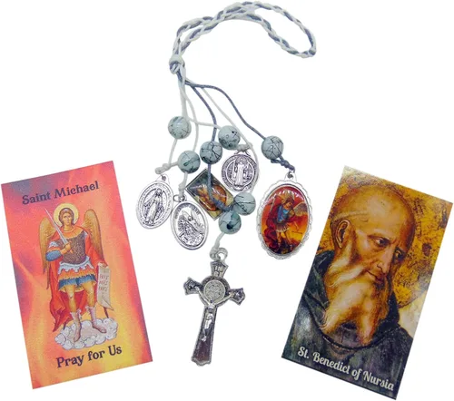 Vista 2 de St Benedict and Saint Michael Home Protection - Percha para puerta con cuentas de colores y dos tarjetas de oración