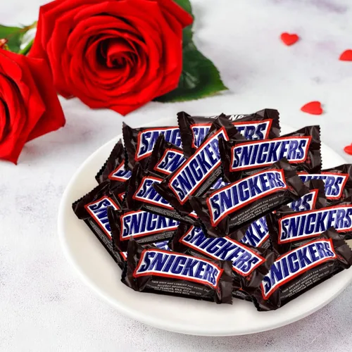 Vista 8 de SnickerCandy Bars - Bolsa de SnickersBarras de caramelo de Pascua de tamaño divertido, barras SnickersBars envueltas individualmente, dulces a