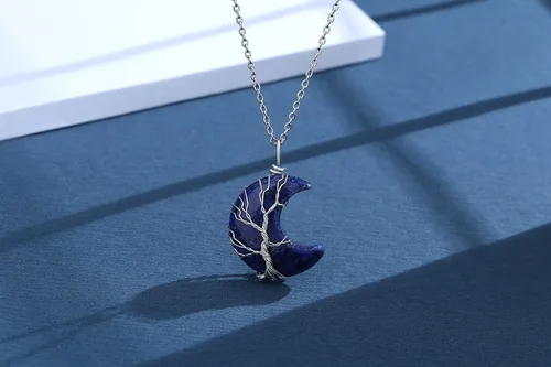 Vista 2 de MAIBAOTA Collar de cristal curativo, collar de luna creciente envuelta en alambre de árbol de vida, collar con colgante de piedra natural de reiki