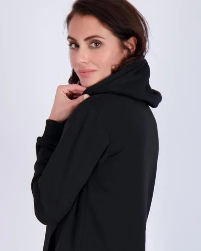 Vista 4 de Real Essentials Paquete de 3 sudadera con capucha de forro polar de manga larga para mujer, con bolsillo de canguro (disponible en Plus)