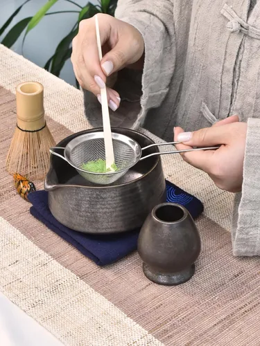 Vista 4 de Artcome Juego de herramientas Matcha: kit completo con cuenco de matcha con boquilla, batidor de bambú, cuchara de té, soporte para batidoras