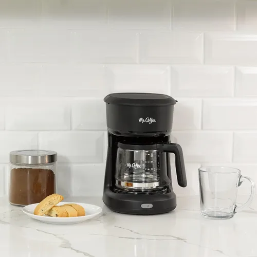 Vista 3 de Mr. Coffee® Mini cafetera con interruptor de infusión de 5 tazas, color negro