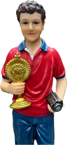Vista 2 de Estatua del Beato Carlo Acutis de 12 pulgadas - Figura católica de resina de santo moderno con cámara - Regalo juvenil de la Santa Eucaristía