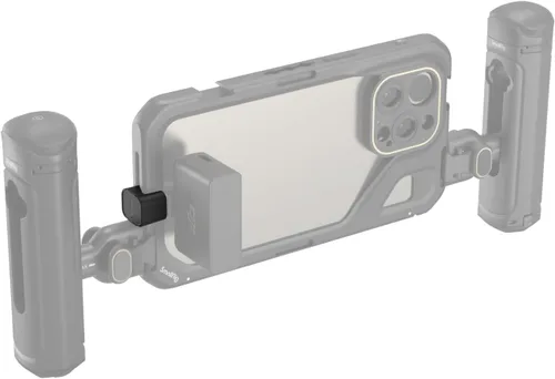 Vista 6 de SMALLRIG Adaptador de señal de audio tipo C a tipo C para iPhone 15 Pro Series Video Cage, por lo que es conveniente el uso del micrófono al