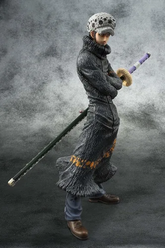 Vista 4 de Megahouse Figura de PVC modelo Trafalgar Law Ex de una pieza