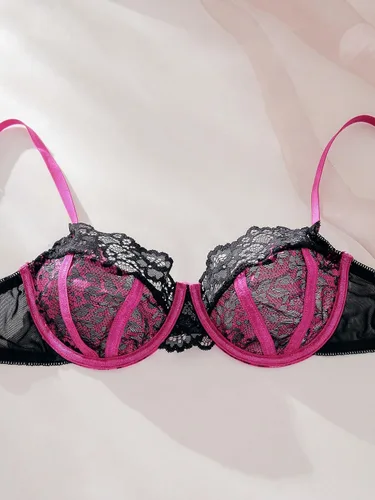 Vista 3 de WDIRARA Conjunto de lencería de encaje floral con medias para mujer