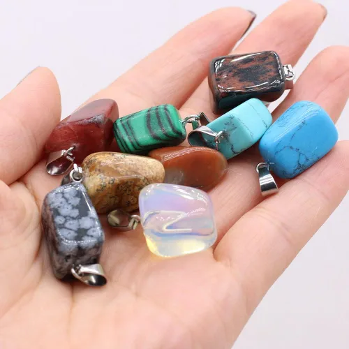 Vista 4 de LHJ 20 dijes de piedra natural irregulares al azar mezclados de ágata de cristal curativo para hacer joyas, collares, aretes, meditación