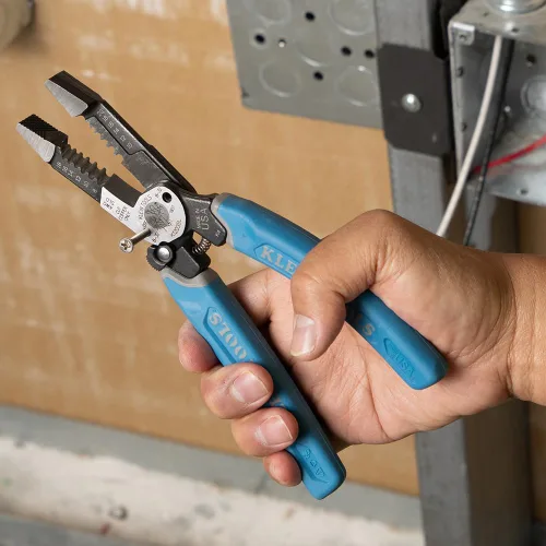 Vista 3 de Klein Tools K12035L Klein-Kurve - Cortadores de alambre, fabricados en EE. UU., herramienta resistente para pelar cables con bloqueo, 8-20 AWG