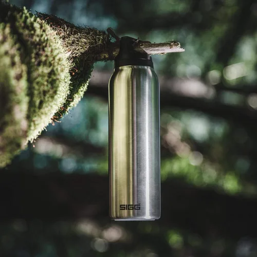 Vista 5 de SIGG - Botella de agua aislada - Termo Flask para frío y calor - A prueba de fugas - Sin BPA - Acero inoxidable 18/8 - 17 Oz Plateado