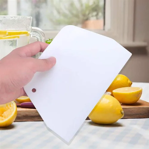 Vista 7 de Luckycivia - Raspador trapezoidal de plástico de 3 piezas, herramienta de cocina multifunción para masa de pizza, pasteles, pasteles (blanco)
