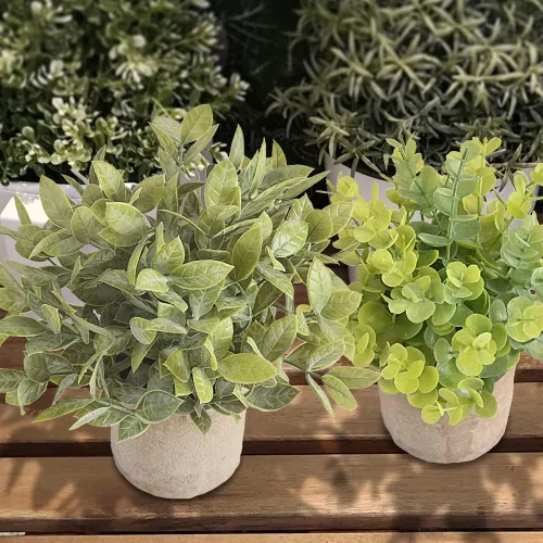 Vista 5 de homEdge Mini eucalipto artificial en maceta, 3 paquetes de plantas de plástico artificial con maceta para el hogar, decoración de escritorio