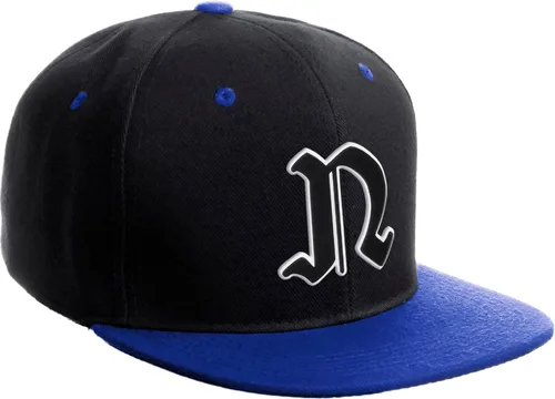 Vista 1338 de Daxton Gorra clásica con visera de billete plano con letras del alfabeto inglés antiguo de la A a la Z