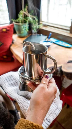 Vista 7 de GSI Outdoors, MiniEspresso Set Superior Backcountry Cookware desde 1985, 4 tazas