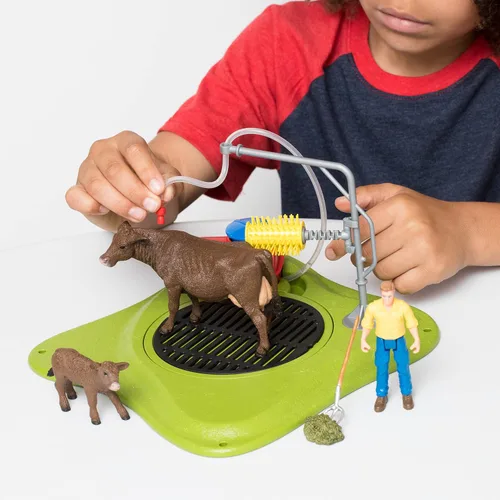 Vista 3 de Schleich Farm World, juguetes de animales de granja para niños, Happy Cow Wash con juguetes de vaca y área de lavado de trabajo, juego de 16 piezas