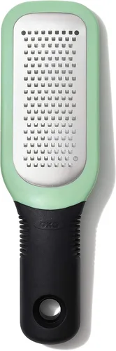 Vista 10 de OXO Good Grips - Rallador grueso grabado, color naranja