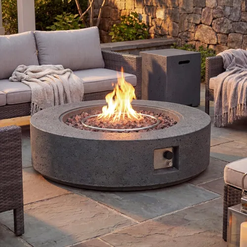 Vista 24 de COSIEST mesa cuadrada de propano para exteriores de arenisca con protector contra el viento, certificada, quemador de acero inoxidable de 50,000