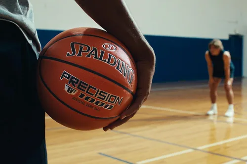 Vista 5 de Spalding Precision TF-1000 Official Game Ball, Indoor Basketball
