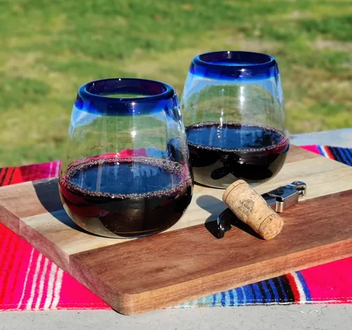 Vista 7 de Dos Sueños Copas de vino mexicanas sopladas a mano, juego de 6 vasos con bordes azul cobalto (15 onzas)