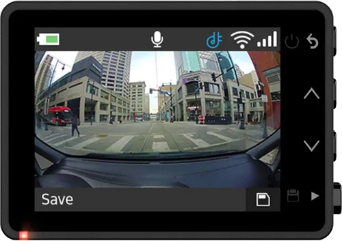 Vista 5 de Garmin Dash Cam 67W, 1440p y campo de visión extra ancho de 180 grados, monitorea tu vehículo mientras estás lejos con nuevas funciones conectadas