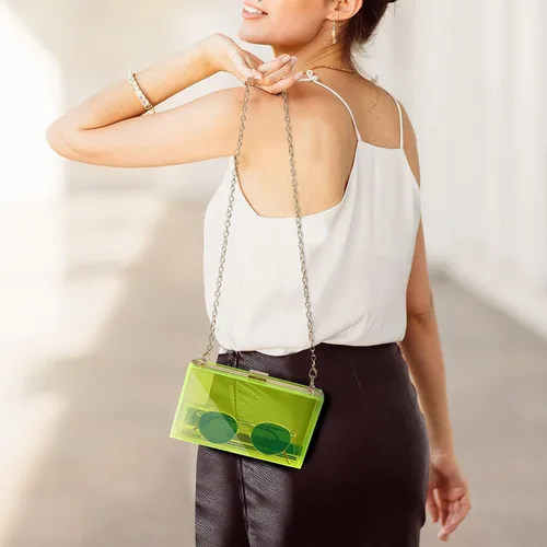 Vista 5 de WJCD - Bolso de mano de acrílico transparente para mujer, bolso de hombro con correa de cadena de dorada desmontable