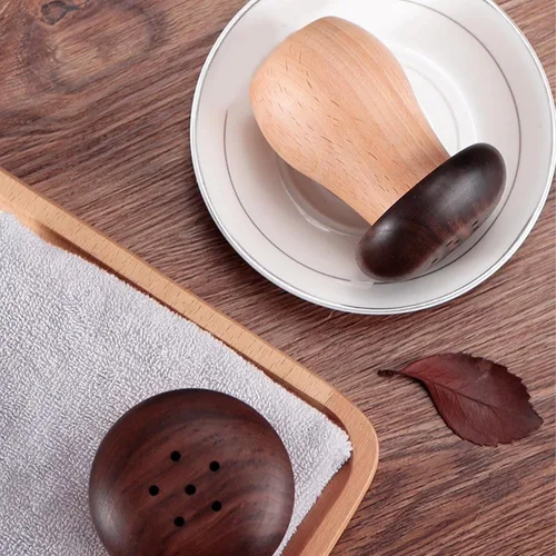 Vista 4 de TOPINCN Soporte para palillos de dientes, lindo recipiente de madera con forma de hongo para palillos de dientes, contenedor portátil