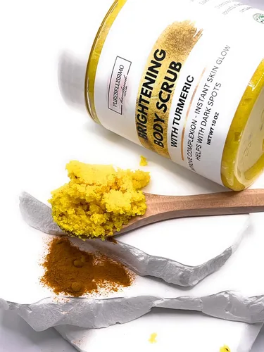 Vista 9 de Exfoliante de cúrcuma iluminadora para manchas oscuras