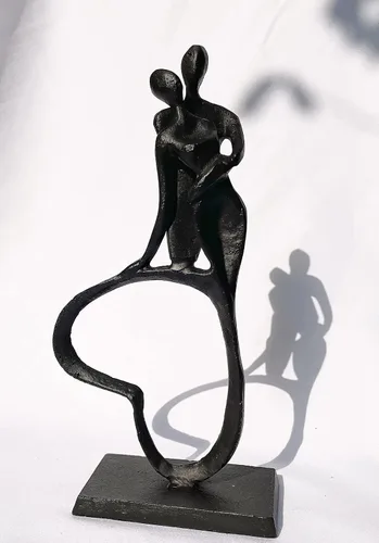 Vista 9 de Escultura de hierro fundido para pareja y perro, decoración romántica de arte de metal, estatua de amor familiar, regalos para amantes de los perros