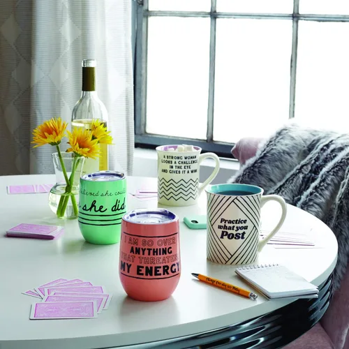 Vista 3 de Enesco Our Name is Mud Get It Girl Practice What You Post - Taza de café, 16 onzas, multicolor