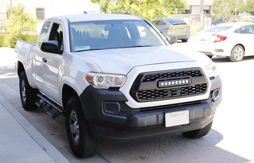 Vista 6 de iJDMTOY Adhesivo para rejilla de 3 colores, estilo retro, color blanco, azul, azul marino, compatible con Toyota Tacoma 2016-23 con rejilla TRD-Pro