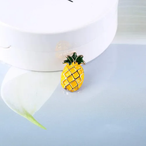 Vista 2 de Amosfun - Broche de aleación de piña, 4 unidades, para día de San Valentín, frutas, chal