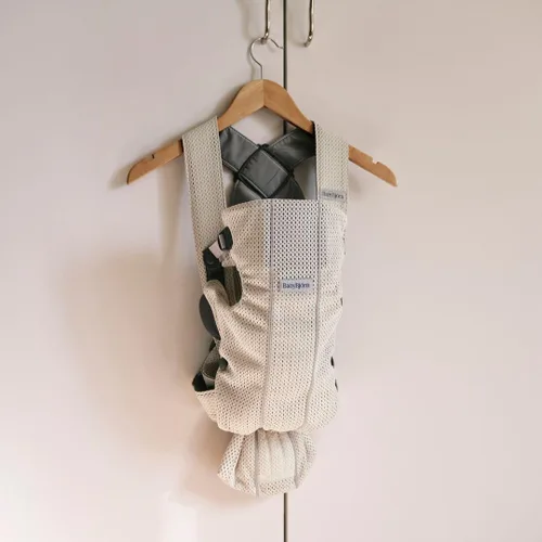 Vista 10 de BabyBjorn Portabebés Mini - Malla 3D, Crema