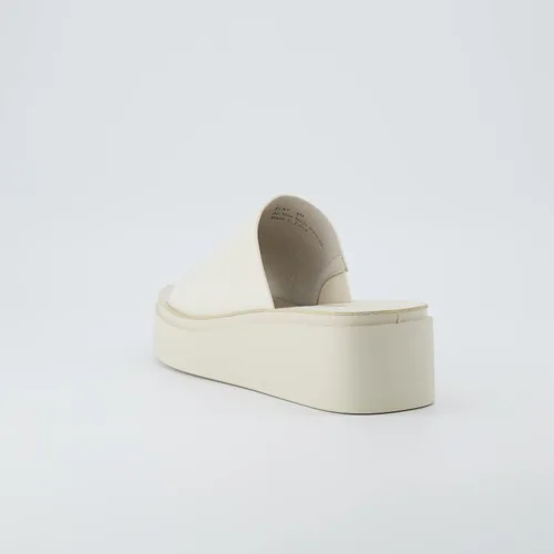Vista 5 de CUSHIONAIRE Sandalia de plataforma Play One Band para mujer con espuma viscoelástica