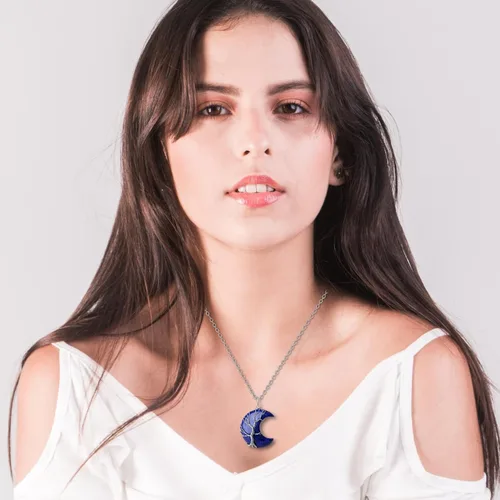 Vista 3 de MAIBAOTA Collar de cristal curativo, collar de luna creciente envuelta en alambre de árbol de vida, collar con colgante de piedra natural de reiki