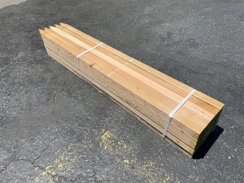 Vista 7 de Sandbaggy Estacas de madera de 48 pulgadas, fabricadas en los Estados Unidos, 2 pulgadas de grosor, resistentes para construcción, jardinería