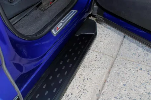 Vista 2 de Vanguard Estribos negros estilo F2 para Kia Sportage 23-24