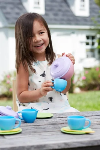 Vista 3 de Green Toys Juego de té, rosa 4C, juego de 17 piezas, habilidades motoras, lenguaje y comunicación para niños. Sin BPA, ftalatos, PVC, apto